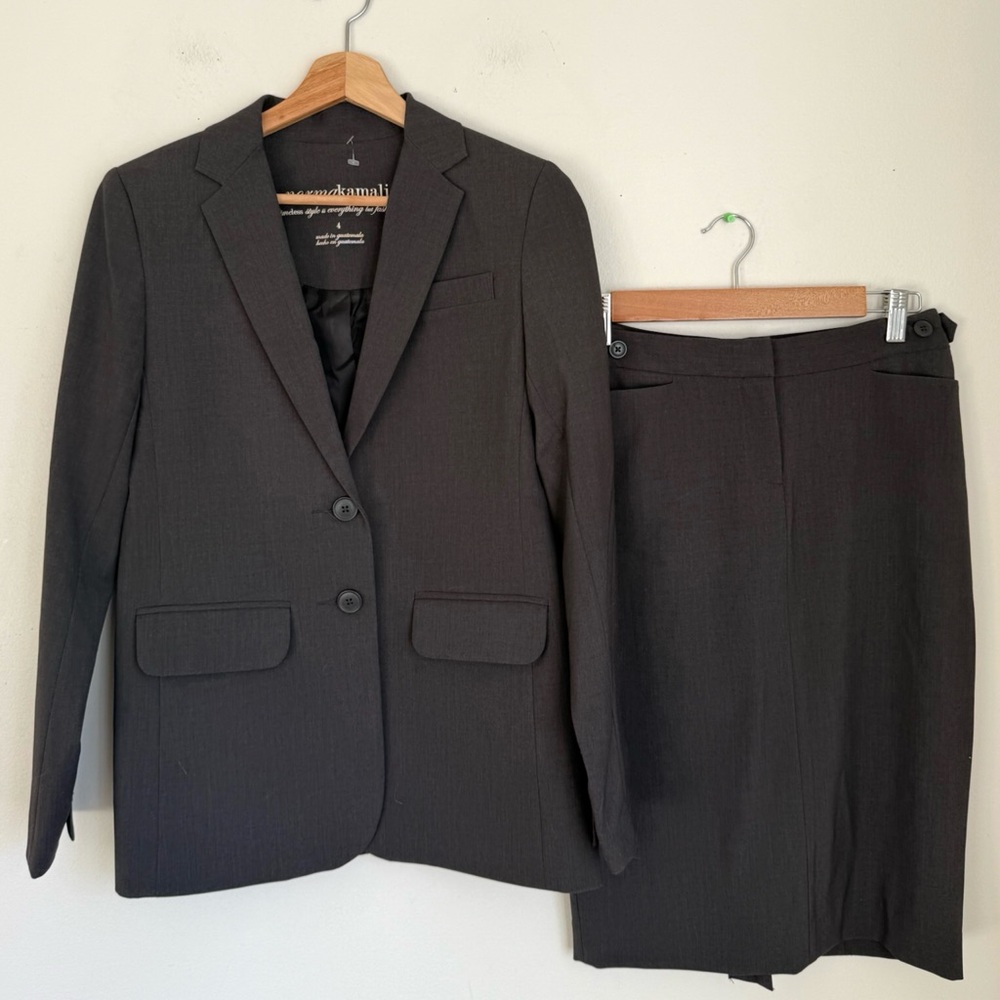 Set Norma Kamali Emma Blazer and Skirt Set in Charcoal Grey - Picture 2 of 10